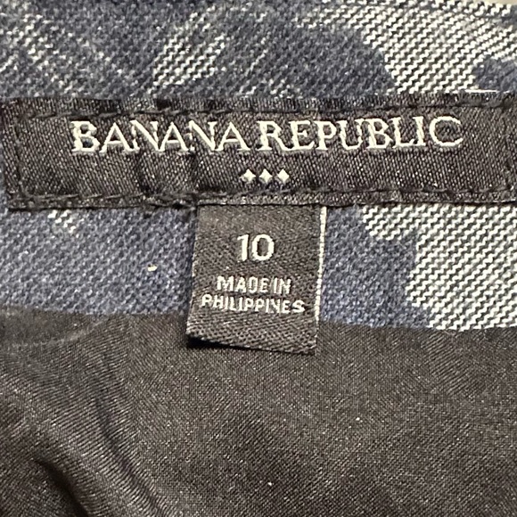 Banana Republic Black and Cream Floral Skater Skirt - Picture 2 of 3